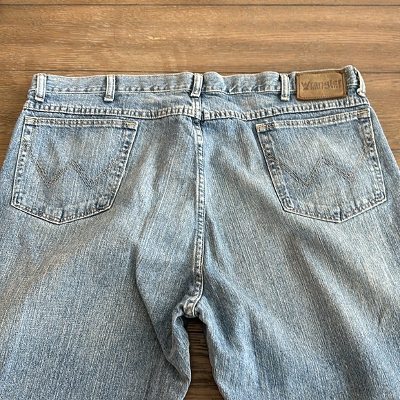 Wrangler rugged wear jeans size 40x34 - Picture 3 of 6